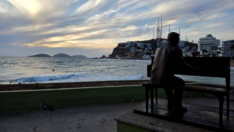 Dirigente del sector hotelero advierte que Mazatlán vive uno de sus años turísticos más complicados.