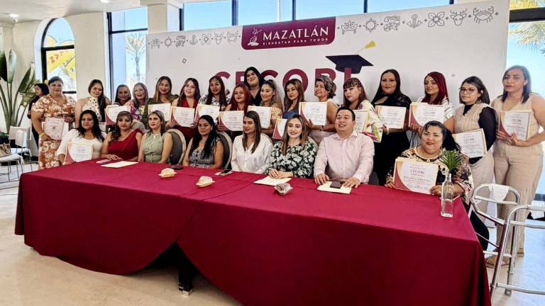 Este miércoles se llevó a cabo la graduación de 120 personas que concluyeron su capacitación gratuita.