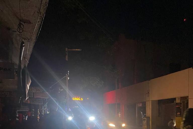 Reportan apagón masivo en pleno Centro de Culiacán este jueves