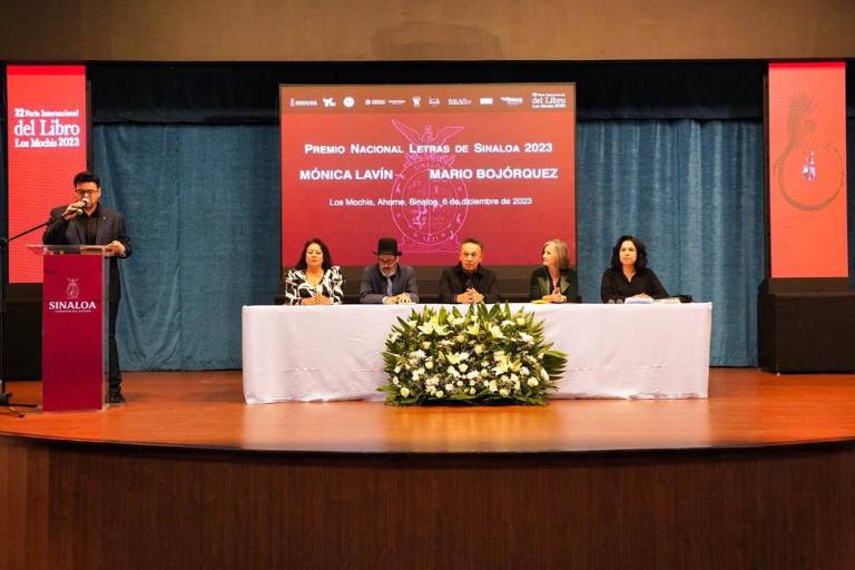 Mónica Lavín y Mario Alberto Bojórquez reciben el Premio Nacional Letras de Sinaloa