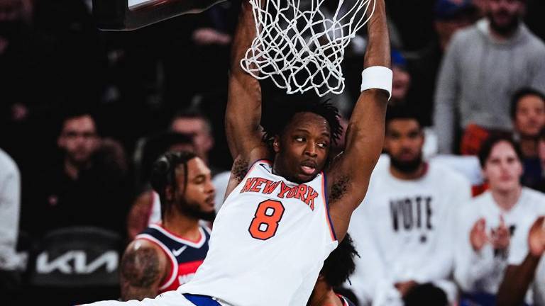 OG Anunoby puso 16 puntos en el electrónico para los Knicks, que siguen invictos en casa.