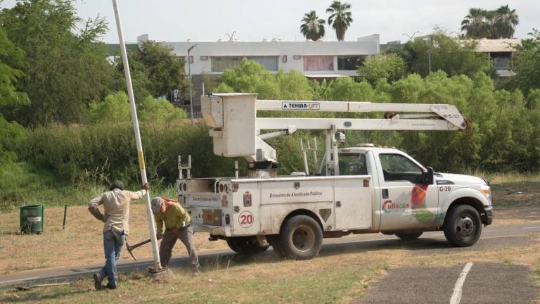 Sustituyen cableado eléctrico robado en el Parque Las Riberas, en Culiacán