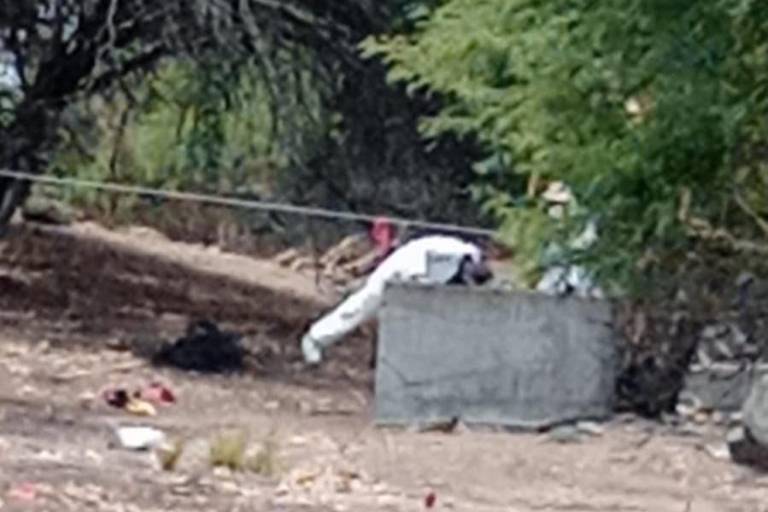 Exploración del predio de Jalisco donde han encontrado restos humanos.
