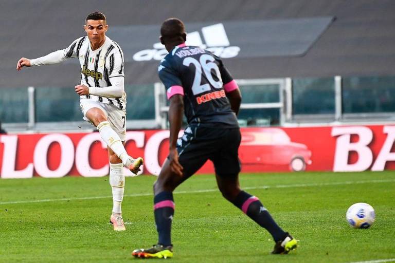 Cristiano Ronaldo aviva rumores de su salida de la Juventus al abandonar entrenamiento