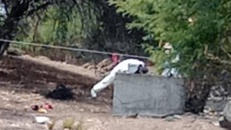 Exploración del predio de Jalisco donde han encontrado restos humanos.