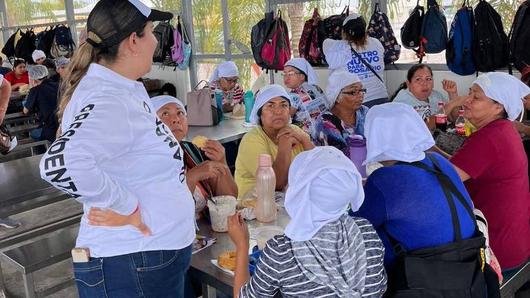 Ana Quevedo visitó a trabajadoras de el empaque “La Pedregoza”.