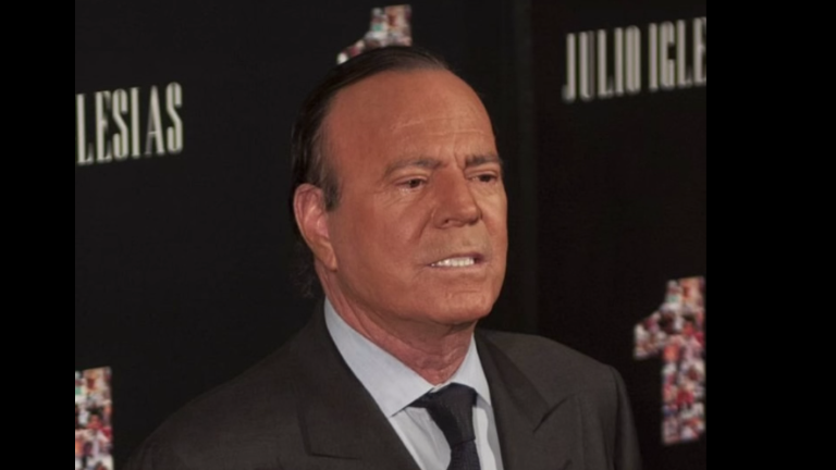 Julio Iglesias.