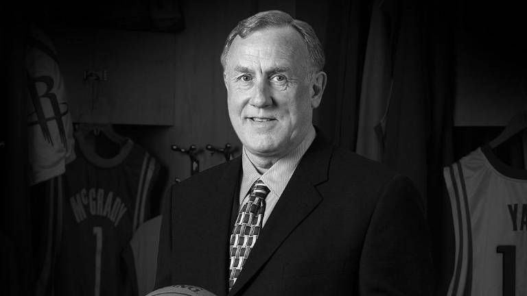 Rick Adelman es uno de los entrenadores más exitosos en el baloncesto de la NBA.