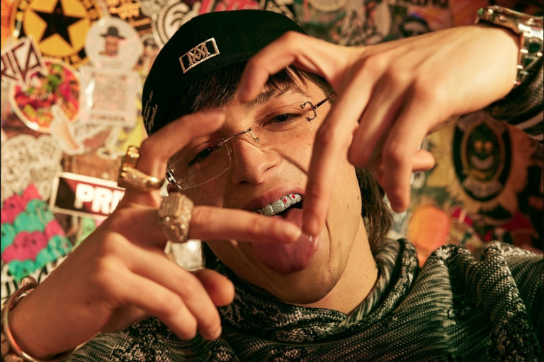 Protagoniza Peso Pluma portada de revista Billboard