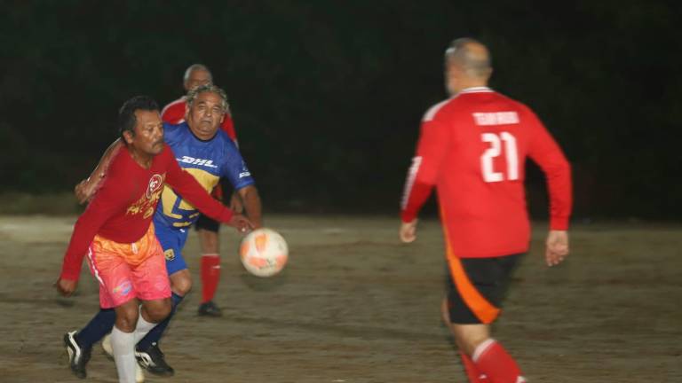 La expectativa se mantiene alta, donde los equipos buscarán el pase a la gran final en una de las categorías más tradicionales del futbol municipal.