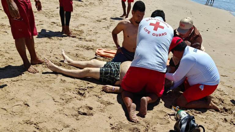Extranjero muere ahogado en playa de Mazatlán