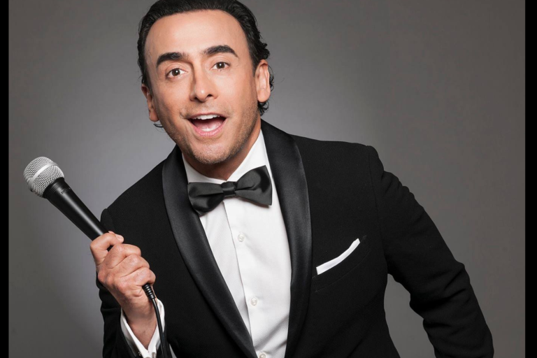 Anuncia Adal Ramones que espera su cuarto hijo a sus 61 años