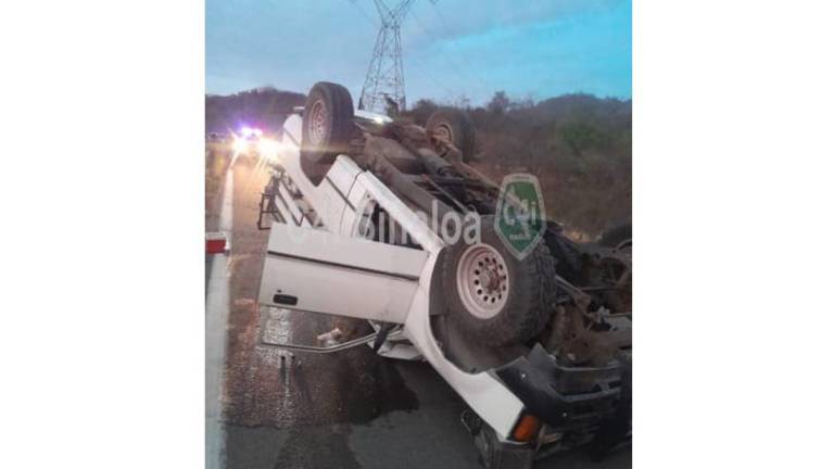 El accidente se registró en el kilómetro 281 de la Carretera Mazatlán-Matamoros, a la altura de Malpica.