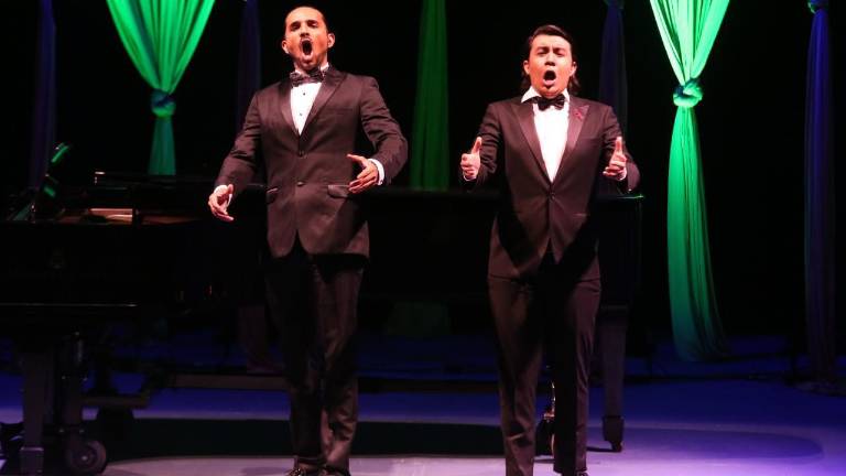 Armando Piña y Eduardo Martínez, durante su presentación en el evento “Dos generaciones: barítonos en concierto”, que se celebró en el Teatro Ángela Peralta.