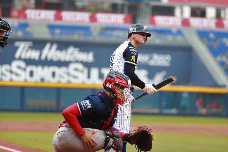 Sultanes despluma por completo a Águilas