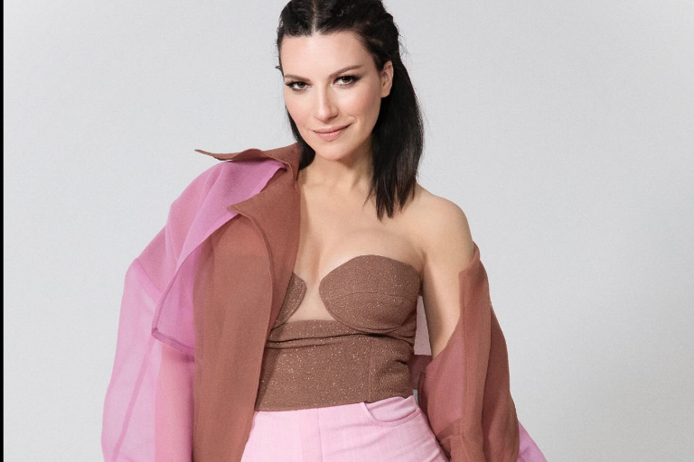 Conducirá Laura Pausini la gala de los Premios Lo Nuestro junto a Thalía