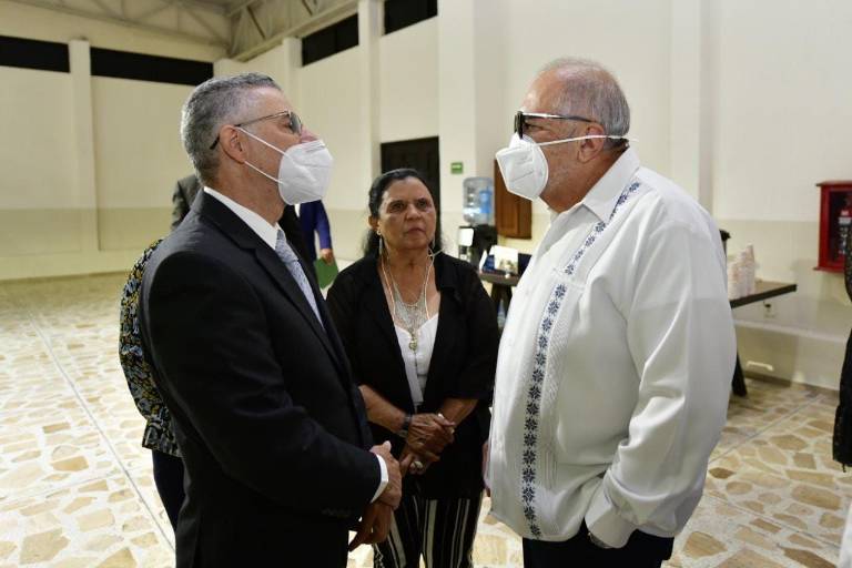 En pleno desabasto de agua y tras cuatro días de ausencia, ‘El Químico’ reaparece en Mazatlán