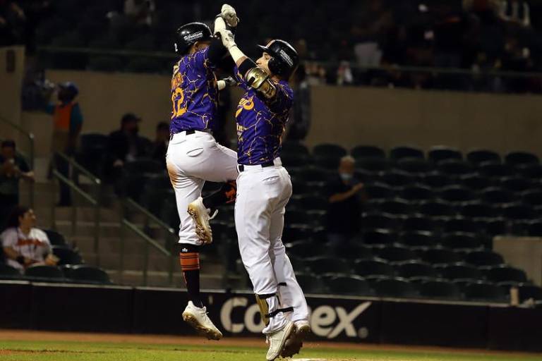 Naranjeros de Hermosillo apalea a Sultanes para emparejar la serie
