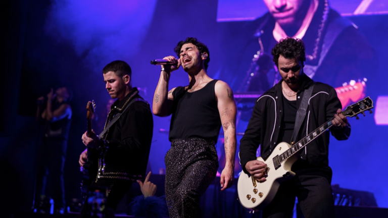 Jonas Brothers.