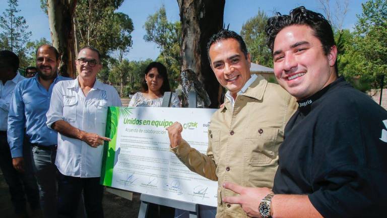 Firma Azcarm convenio para convertir el Zoológico Sahuatoba en santuario