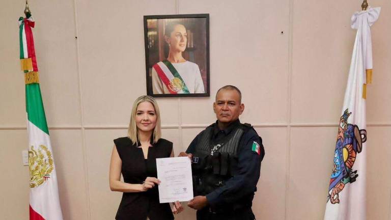 Estrella Palacios Domínguez le tomó protesta a Gabino Ulises Jacobo Guerrero como nuevo Secretario de Seguridad Pública Municipal.