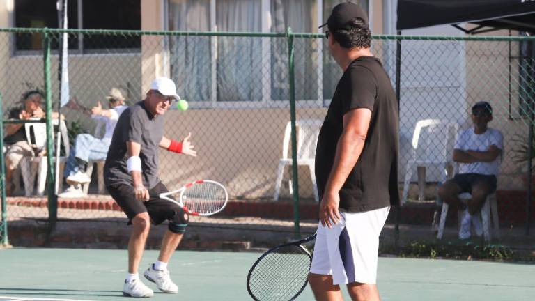 Díaz y Escoboza sufren para imponerse en Torneo de Tenis Nancy Grimes