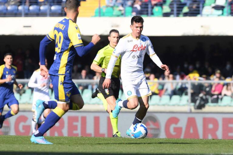 Chucky y Napoli sacan valioso triunfo ante el Hellas Verona