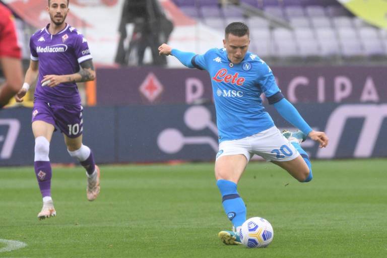 ‘Chucky’ Lozano y el Nápoles casi amarran Champions