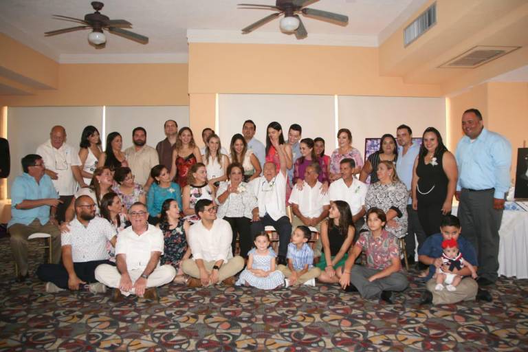 Guadalupe Álvarez y Francisco Hernández celebran 70 años de amor