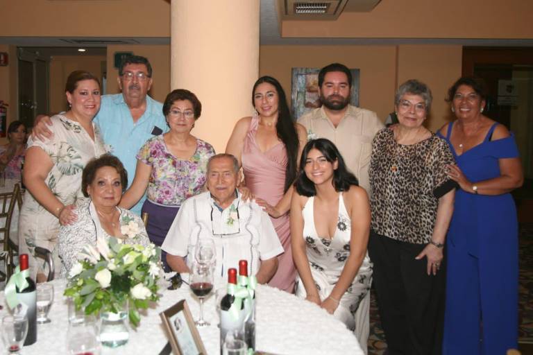 Guadalupe Álvarez y Francisco Hernández celebran 70 años de amor