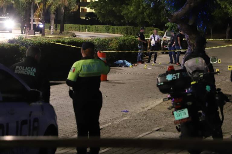 Asesinan a balazos a pareja en la zona de La Marina Mazatlán