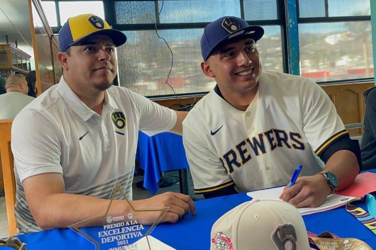 Víctor Emiliano García, prospecto de Tomateros, firma con Cerveceros de Milwaukee