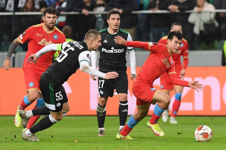 Chucky Lozano anota en triunfo del Napoli en la Europa League