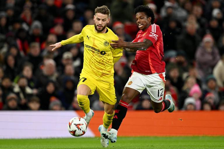 Sufre Manchester United para ganar en la Europa League