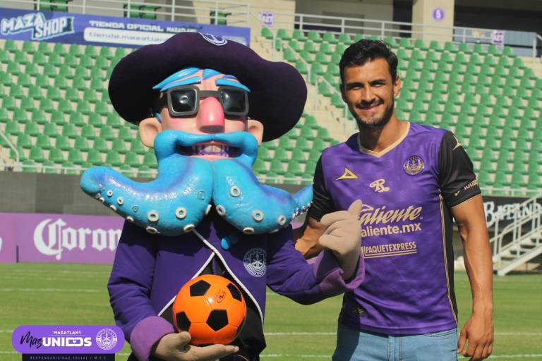 Mazatlán FC realiza donación al ‘Juguetón’