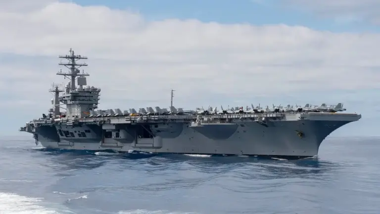 El portaaviones USS Nimitz recibió la visita de una delegación mexicana en el marco de ejercicios conjuntos con Estados Unidos.
