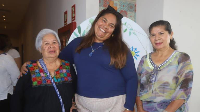 Integrantes de Anspac Mazatlán escuchan mensaje de unión familiar