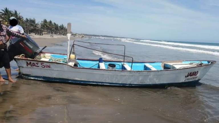 El lanchero flotaba inconsciente cuando fue auxiliado y sacado del agua por otros lancheros de la Isla de la Piedra