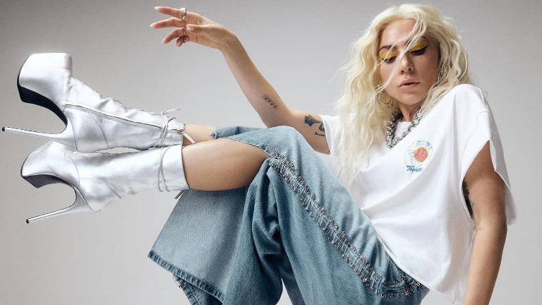 Lady Gaga podría visitar México con su gira The Chromatica Ball.