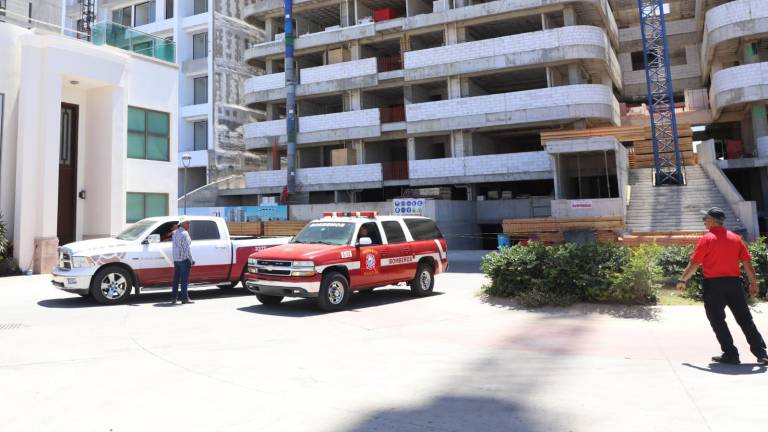 El incendio se generó en el piso 12 de una torre en construcción en playa Brujas.
