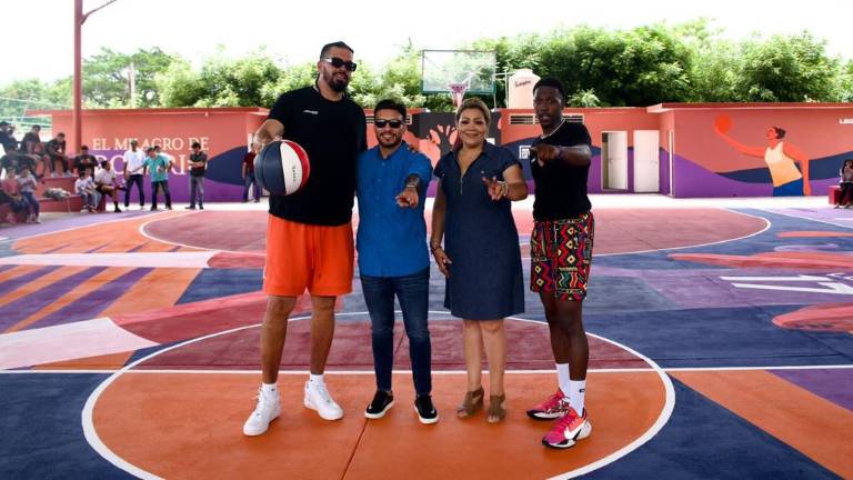 Horacio Llamas, Julio César Cascajares y Claudia Liliana Valdez estuvieron presentes en la ceremonia.
