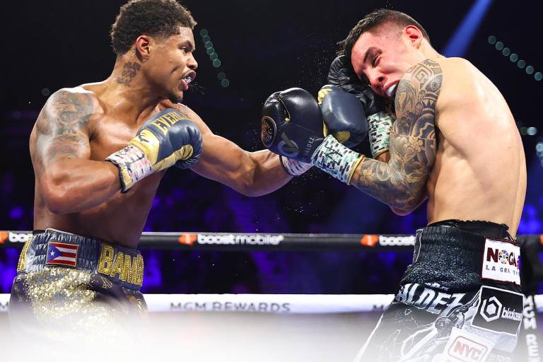 Noche perfecta: Shakur Stevenson domina a Óscar Valdez y pide matrimonio a su novia
