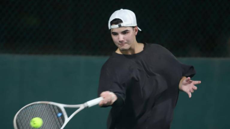 Los campeones recibirán trofeos y cortesías, mientras que los subcampeones obtendrán trofeos.