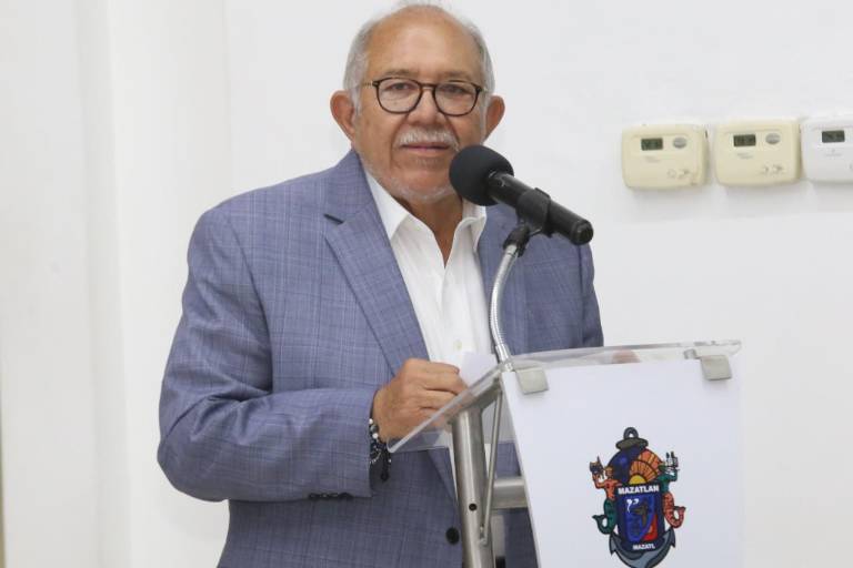 Alcalde de Mazatlán advierte con arresto de jefe policíaco por no apoyar en desalojo de invasores