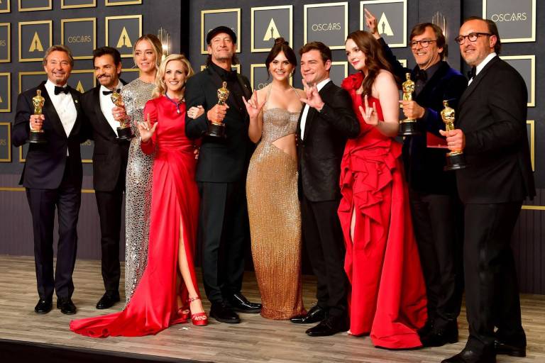 AMLO no felicita a Eugenio Derbez por el Oscar, pero lo critica por Tren Maya [VIDEO]