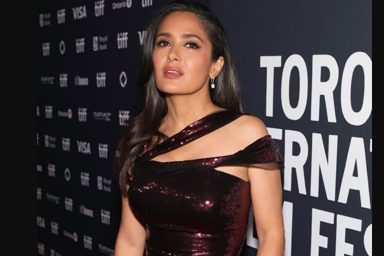 Participará Salma Hayek como presentadora en los Globos de Oro