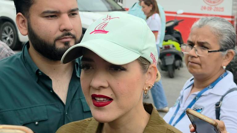 La Alcaldesa de Mazatlán Estrella Palacios Domínguez anuncia inversiones en obras hidrosanitarias en tres colonias.