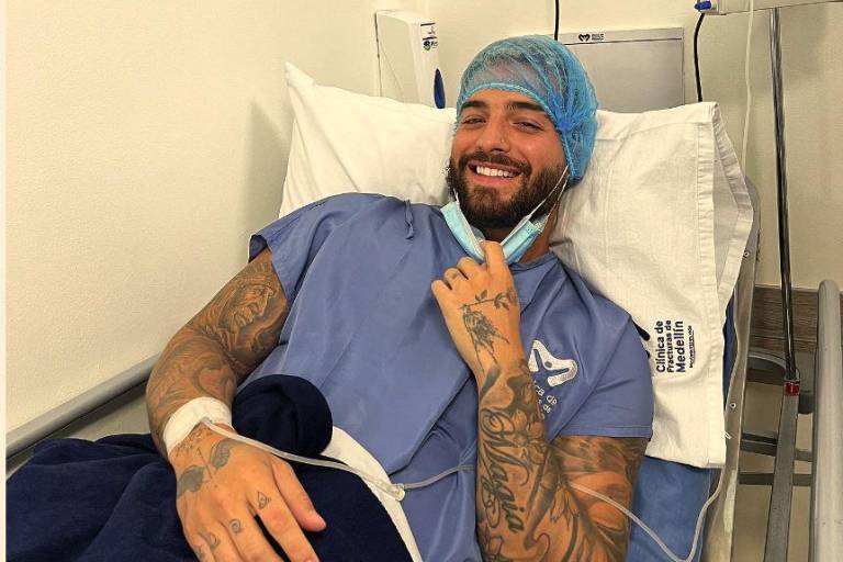 Se recupera Maluma tras operación de rodilla