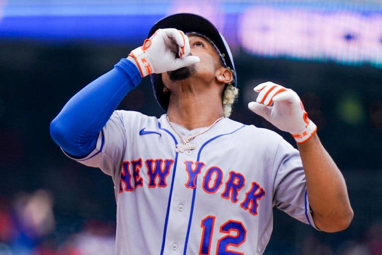 Francisco Lindor empuja cinco y Mets ganan el primero de la doble cartelera