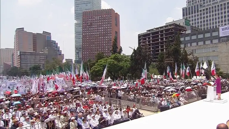 Sheinbaum Pardo aclaró que su llamado no busca limitar la libertad de expresión, a la que definió como “un pilar irrenunciable de toda democracia”.